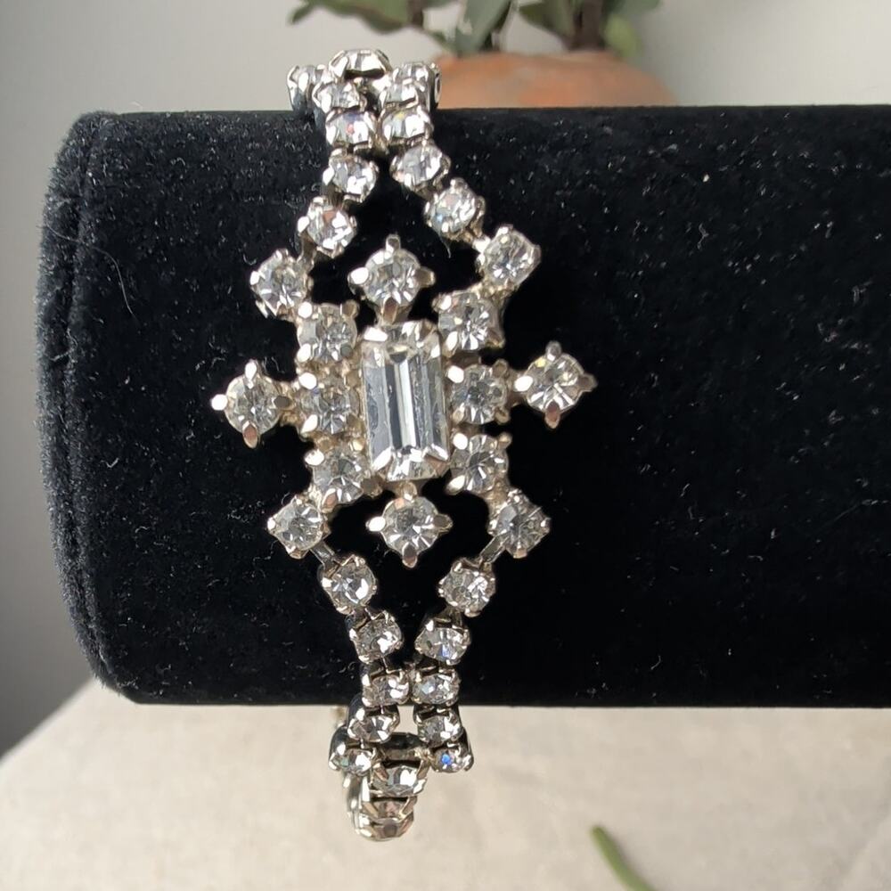 Gorgeous La Rel 1950's Rhinestone Statement Bracelet